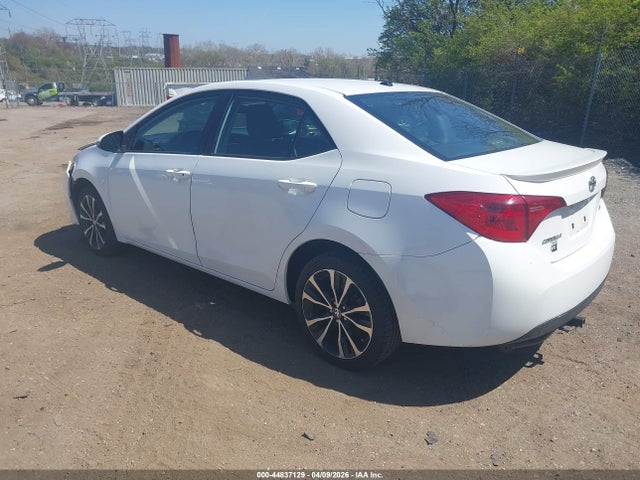 2017 TOYOTA COROLLA 5YFBURHE8HP616516 Photo 2