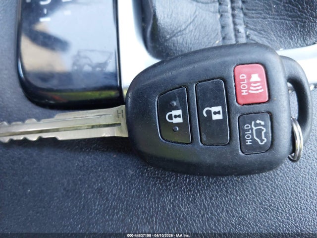 Продаж на аукціоні авто 2017 Toyota Highlander Le Plus, vin: 5TDBZRFH3HS475845, номер лоту: 44837198