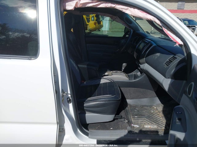 Продаж на аукціоні авто 2014 Toyota Tacoma Base V6, vin: 3TMLU4EN8EM143442, номер лоту: 44837284