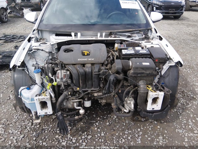 5NPD84LFXJH395102 Hyundai ELANTRA SEL