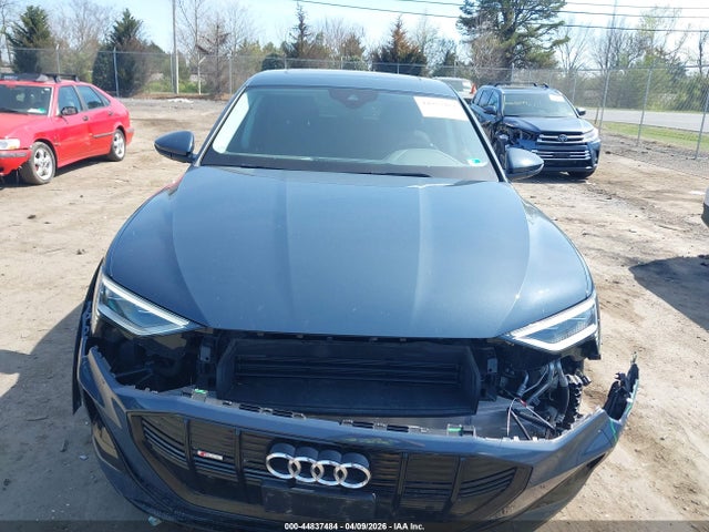 2021 Audi E-tron Sportback Premium Quattro მანქანა იყიდება აუქციონზე, vin: WA11AAGE3MB005447, აუქციონის ნომერი: 44837484