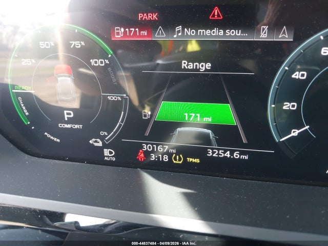 2021 Audi E-tron Sportback Premium Quattro მანქანა იყიდება აუქციონზე, vin: WA11AAGE3MB005447, აუქციონის ნომერი: 44837484
