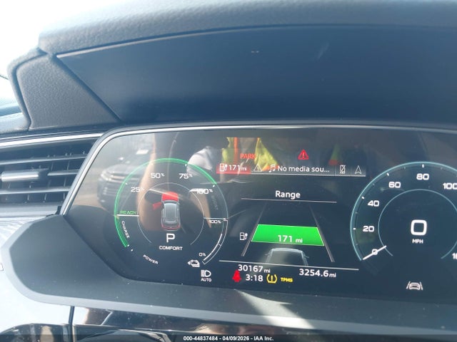 2021 Audi E-tron Sportback Premium Quattro მანქანა იყიდება აუქციონზე, vin: WA11AAGE3MB005447, აუქციონის ნომერი: 44837484