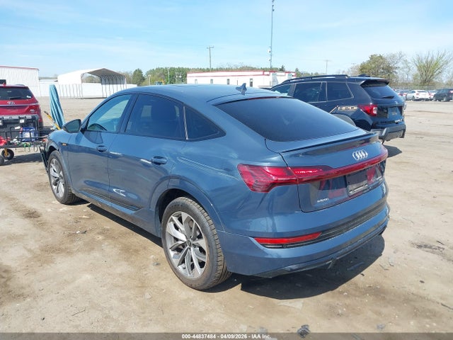 2021 Audi E-tron Sportback Premium Quattro მანქანა იყიდება აუქციონზე, vin: WA11AAGE3MB005447, აუქციონის ნომერი: 44837484