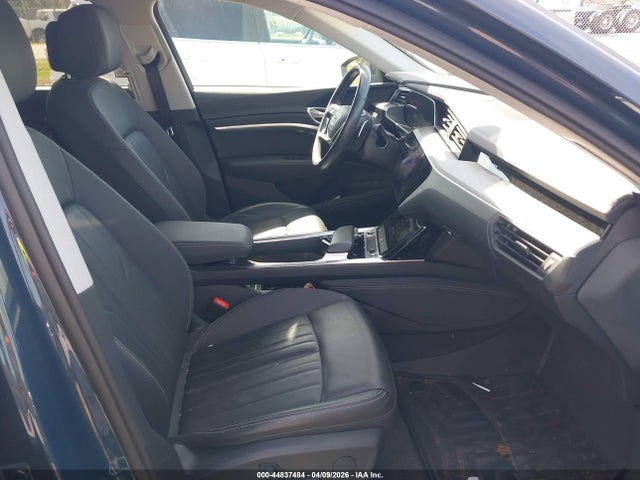 2021 Audi E-tron Sportback Premium Quattro მანქანა იყიდება აუქციონზე, vin: WA11AAGE3MB005447, აუქციონის ნომერი: 44837484