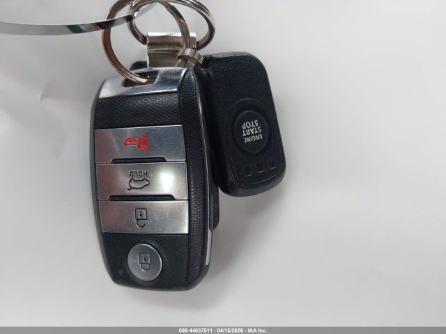 44837511 :رقم المزاد ، 5XYPGDA5XLG674473 vin ، 2020 Kia Sorento 3.3l S مزاد بيع