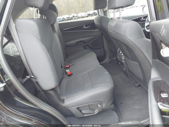 44837511 :رقم المزاد ، 5XYPGDA5XLG674473 vin ، 2020 Kia Sorento 3.3l S مزاد بيع