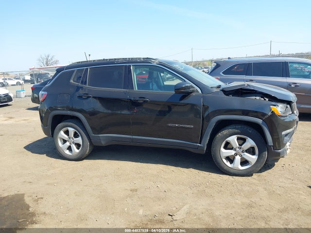 2019 Jeep Compass Latitude 4x4 მანქანა იყიდება აუქციონზე, vin: 3C4NJDBB4KT807362, აუქციონის ნომერი: 44837539