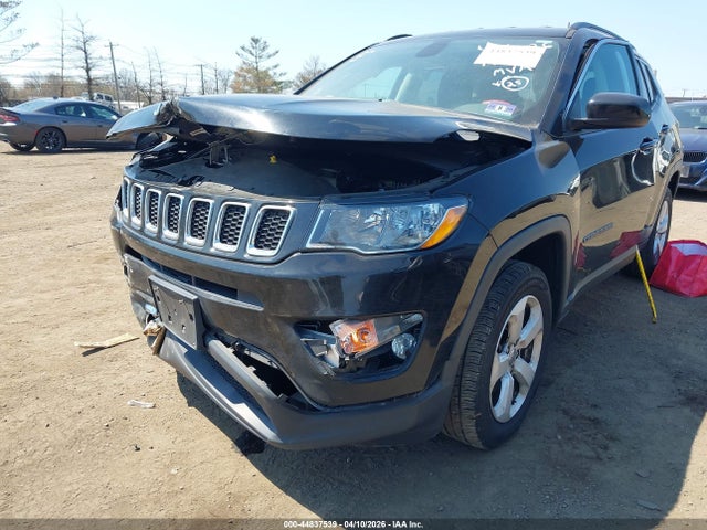 2019 Jeep Compass Latitude 4x4 მანქანა იყიდება აუქციონზე, vin: 3C4NJDBB4KT807362, აუქციონის ნომერი: 44837539
