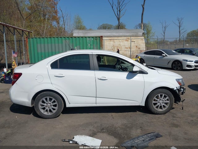 2020 Chevrolet Sonic Fwd  Lt მანქანა იყიდება აუქციონზე, vin: 1G1JD5SB7L4135986, აუქციონის ნომერი: 44837541