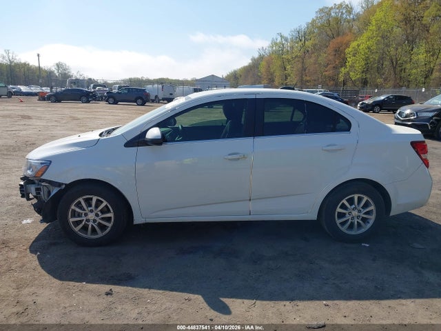 2020 Chevrolet Sonic Fwd  Lt მანქანა იყიდება აუქციონზე, vin: 1G1JD5SB7L4135986, აუქციონის ნომერი: 44837541