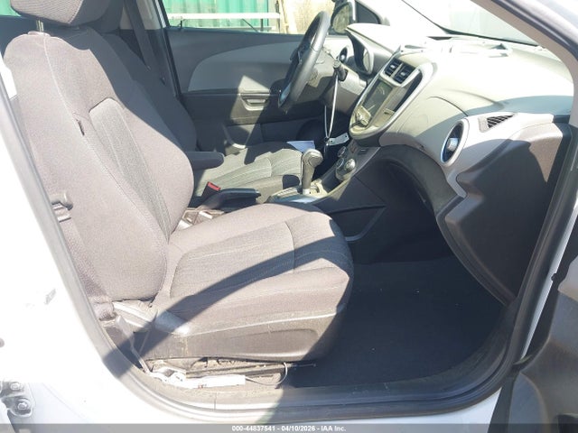 2020 Chevrolet Sonic Fwd  Lt მანქანა იყიდება აუქციონზე, vin: 1G1JD5SB7L4135986, აუქციონის ნომერი: 44837541