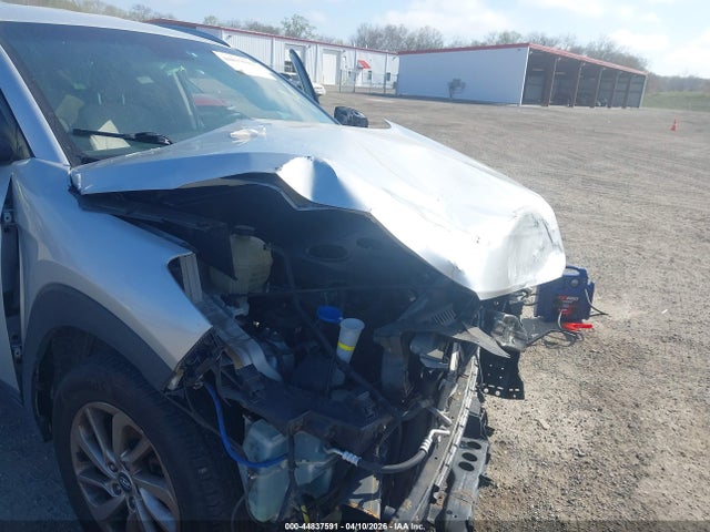 2016 Hyundai Tucson Se მანქანა იყიდება აუქციონზე, vin: KM8J3CA47GU140088, აუქციონის ნომერი: 44837591