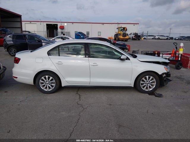 3VW637AJ4EM265121 Volkswagen Jetta Hybrid Se
