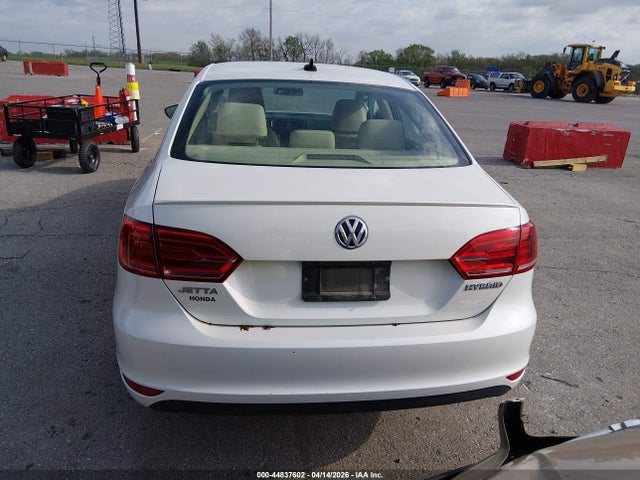 3VW637AJ4EM265121 Volkswagen Jetta Hybrid Se