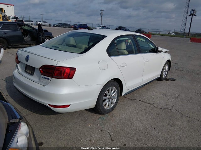 3VW637AJ4EM265121 Volkswagen Jetta Hybrid Se