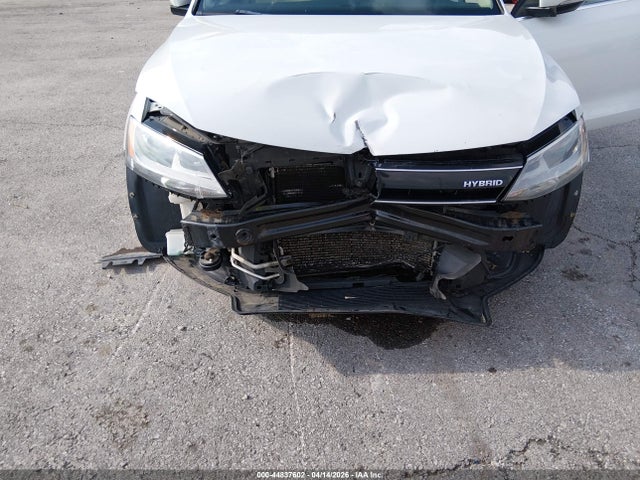 3VW637AJ4EM265121 Volkswagen Jetta Hybrid Se
