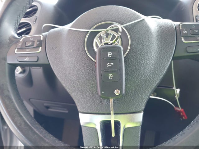 2013 Volkswagen Tiguan S მანქანა იყიდება აუქციონზე, vin: WVGAV3AX0DW567066, აუქციონის ნომერი: 44837679