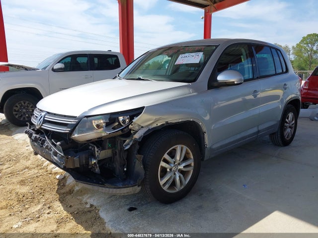 2013 Volkswagen Tiguan S მანქანა იყიდება აუქციონზე, vin: WVGAV3AX0DW567066, აუქციონის ნომერი: 44837679