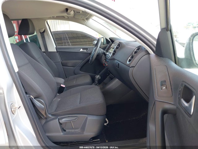 2013 Volkswagen Tiguan S მანქანა იყიდება აუქციონზე, vin: WVGAV3AX0DW567066, აუქციონის ნომერი: 44837679