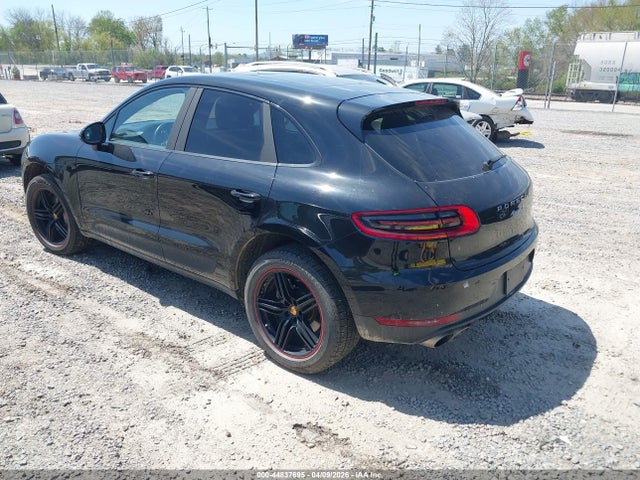 2015 PORSCHE MACAN WP1AB2A55FLB51748 Photo 2