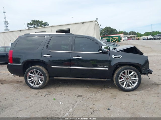 44837716 :رقم المزاد ، 1GYS3DEF4BR290644 vin ، 2011 Cadillac Escalade Platinum Edition مزاد بيع