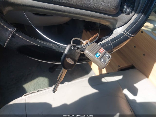 2003 Ford Crown Victoria Lx მანქანა იყიდება აუქციონზე, vin: 2FAHP74W13X150068, აუქციონის ნომერი: 44837738