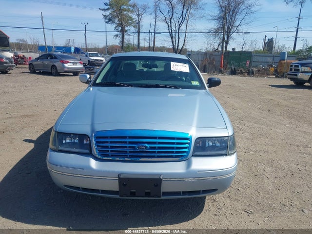 2003 Ford Crown Victoria Lx მანქანა იყიდება აუქციონზე, vin: 2FAHP74W13X150068, აუქციონის ნომერი: 44837738