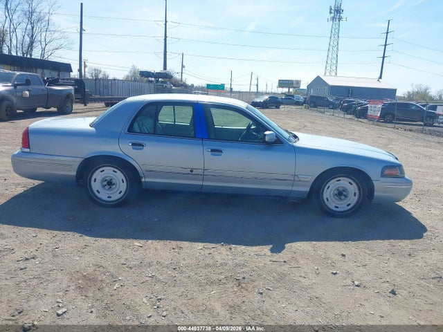 2003 Ford Crown Victoria Lx მანქანა იყიდება აუქციონზე, vin: 2FAHP74W13X150068, აუქციონის ნომერი: 44837738