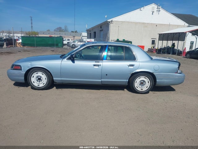 2003 Ford Crown Victoria Lx მანქანა იყიდება აუქციონზე, vin: 2FAHP74W13X150068, აუქციონის ნომერი: 44837738