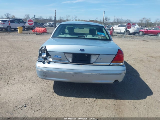2003 Ford Crown Victoria Lx მანქანა იყიდება აუქციონზე, vin: 2FAHP74W13X150068, აუქციონის ნომერი: 44837738