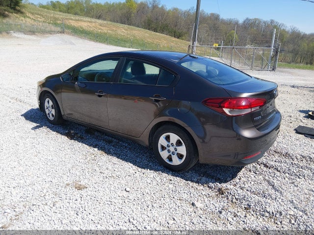 44837854 :رقم المزاد ، 3KPFL4A74HE147770 vin ، 2017 Kia Forte Lx مزاد بيع