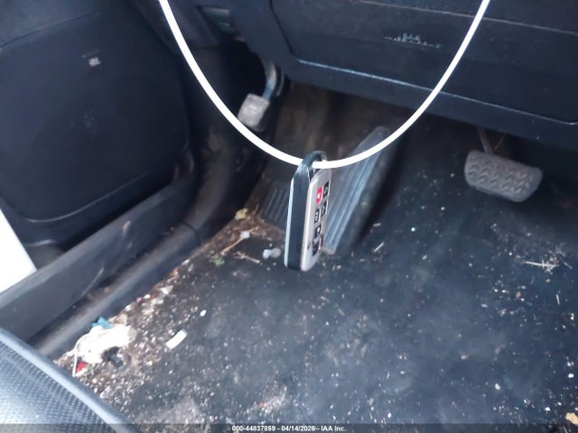 44837859 :رقم المزاد ، 5TDEZ3DCXKS214463 vin ، 2019 Toyota Sienna Se 7 Passenger مزاد بيع