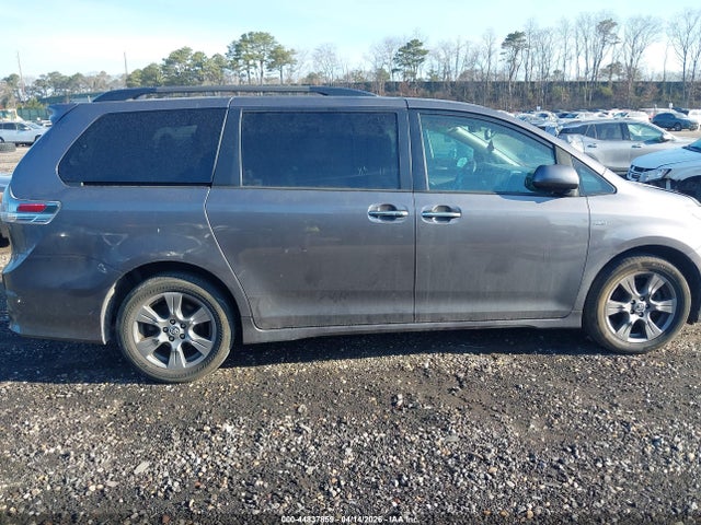 44837859 :رقم المزاد ، 5TDEZ3DCXKS214463 vin ، 2019 Toyota Sienna Se 7 Passenger مزاد بيع
