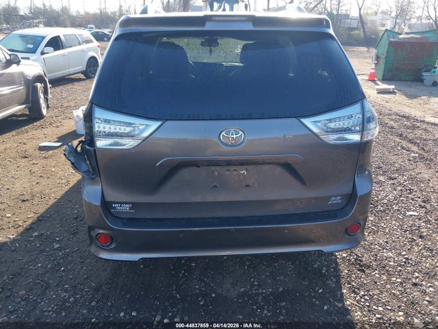 44837859 :رقم المزاد ، 5TDEZ3DCXKS214463 vin ، 2019 Toyota Sienna Se 7 Passenger مزاد بيع