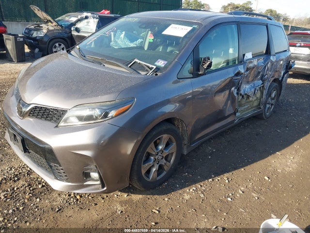44837859 :رقم المزاد ، 5TDEZ3DCXKS214463 vin ، 2019 Toyota Sienna Se 7 Passenger مزاد بيع
