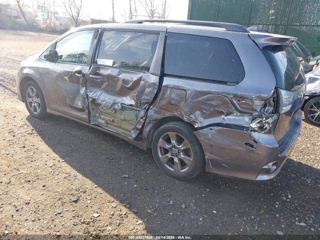 44837859 :رقم المزاد ، 5TDEZ3DCXKS214463 vin ، 2019 Toyota Sienna Se 7 Passenger مزاد بيع
