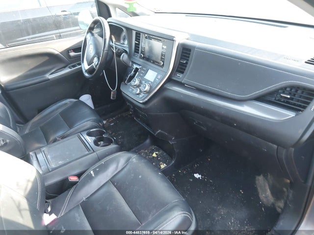 44837859 :رقم المزاد ، 5TDEZ3DCXKS214463 vin ، 2019 Toyota Sienna Se 7 Passenger مزاد بيع