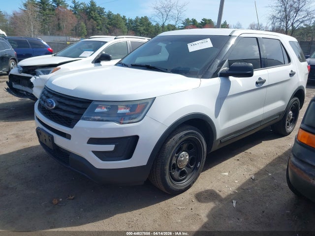 Ford Utility Police Interceptor 2016 1FM5K8AR1GGB13173 Image 2