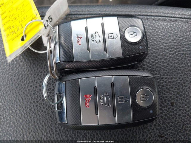 3KPA25AD9NE506275 KIA Rio 5-door S