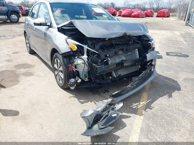 3KPA25AD9NE506275 KIA Rio 5-door S