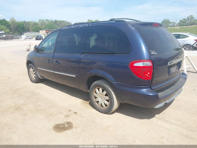 2006 CHRYSLER TOWN & COUNTRY 2A4GP54L76R875886 Photo 2