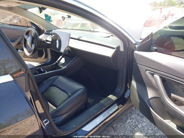 2018 Tesla Model 3 Long Range/mid Range მანქანა იყიდება აუქციონზე, vin: 5YJ3E1EA4JF078225, აუქციონის ნომერი: 44838145