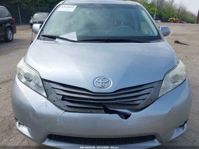 5TDYK3DC5ES512621 Toyota Sienna Xle/limited