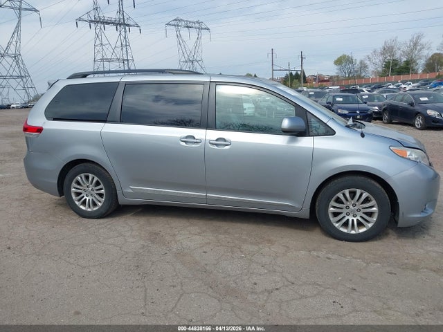 5TDYK3DC5ES512621 Toyota Sienna Xle/limited