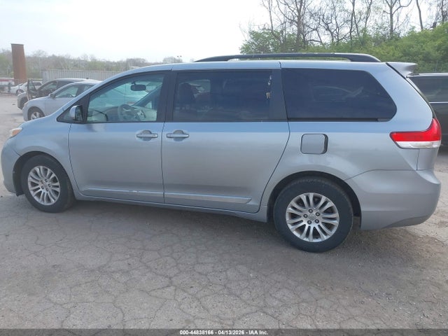 5TDYK3DC5ES512621 Toyota Sienna Xle/limited