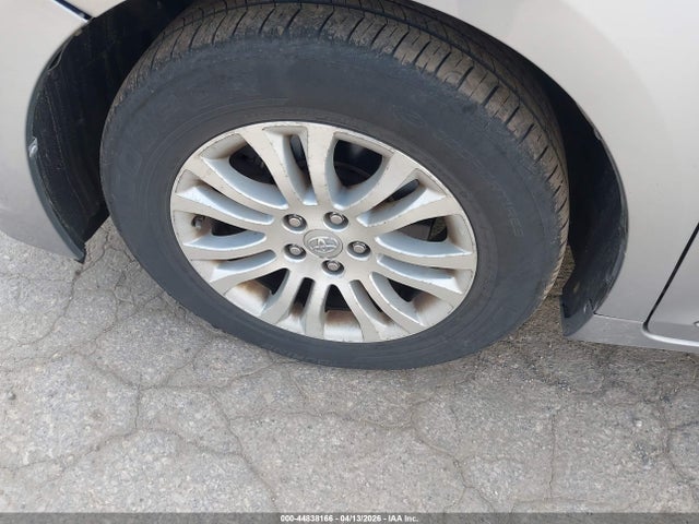 5TDYK3DC5ES512621 Toyota Sienna Xle/limited