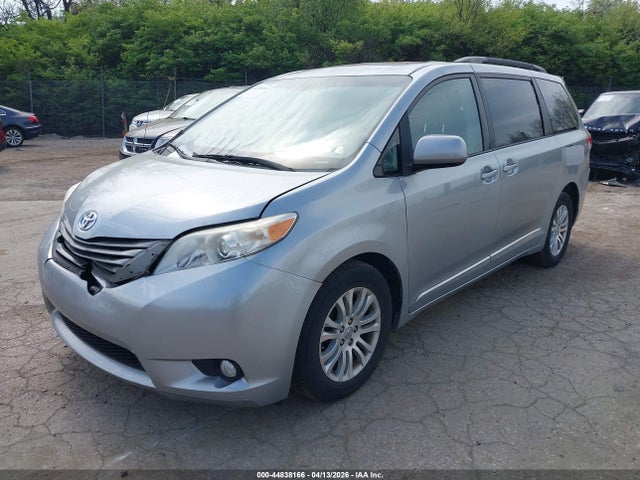 5TDYK3DC5ES512621 Toyota Sienna Xle/limited