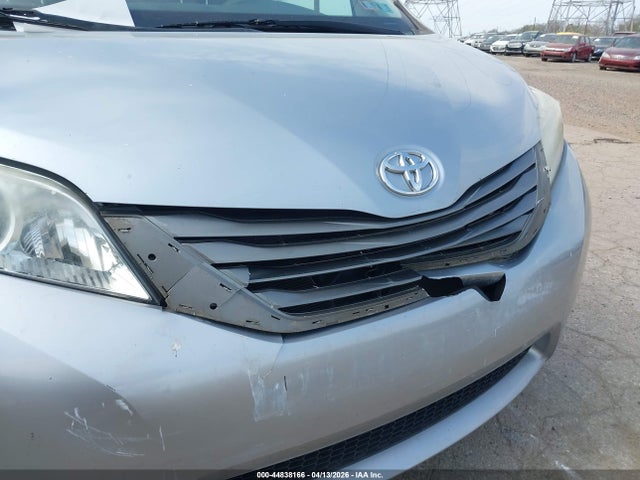 5TDYK3DC5ES512621 Toyota Sienna Xle/limited