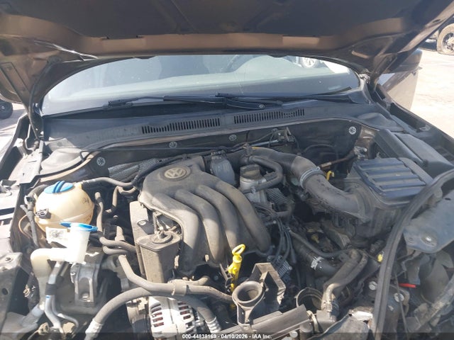2015 Volkswagen Jetta 2.0l S მანქანა იყიდება აუქციონზე, vin: 3VW2K7AJ9FM412729, აუქციონის ნომერი: 44838169